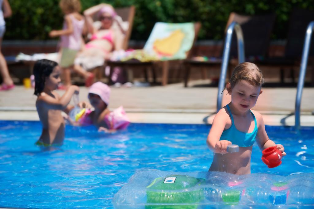 פוטוס Alexandra Beach Spa Resort מראה חיצוני תמונה