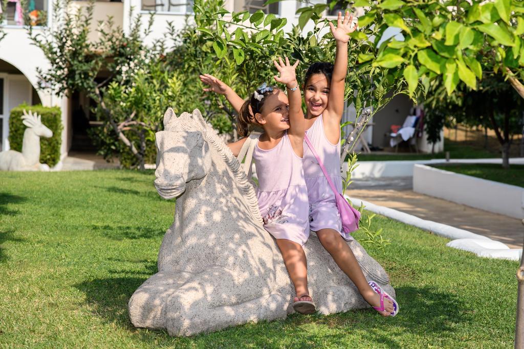 פוטוס Alexandra Beach Spa Resort מראה חיצוני תמונה